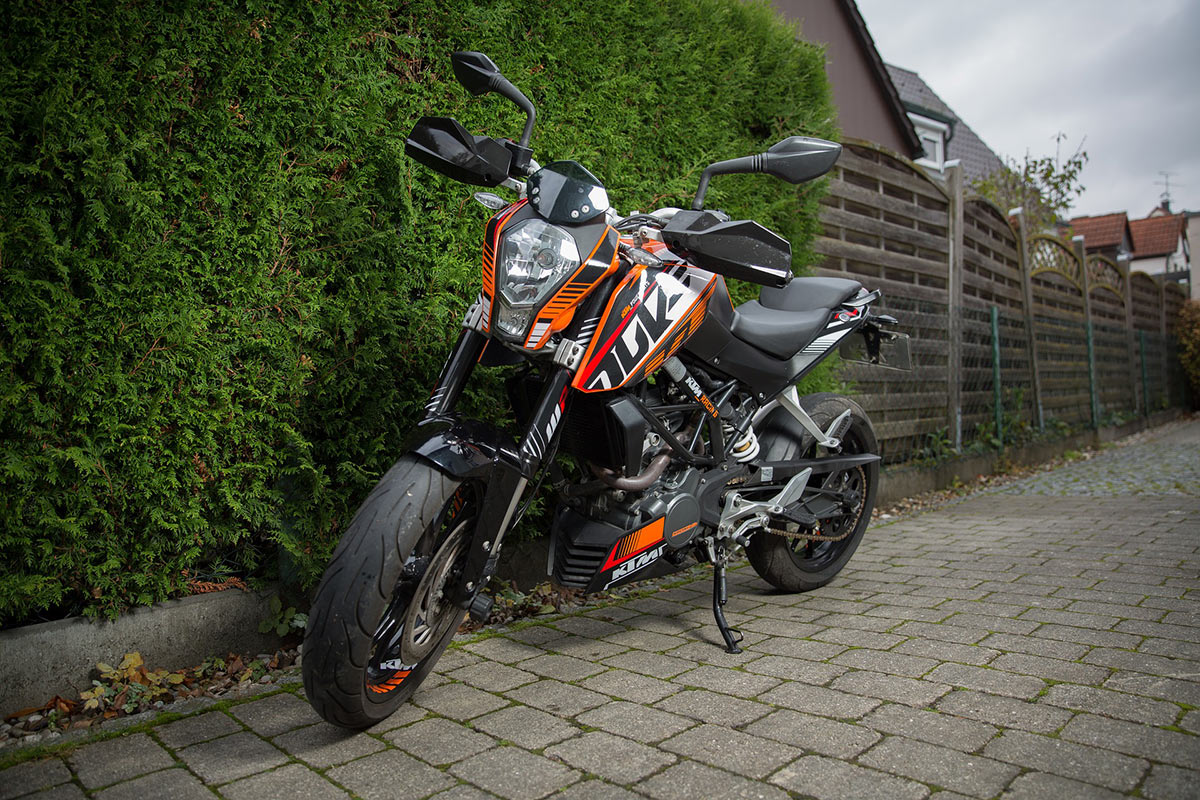 Pour prendre le guidon d'une 125cc comme la KTM Duke, une formation est indispensable